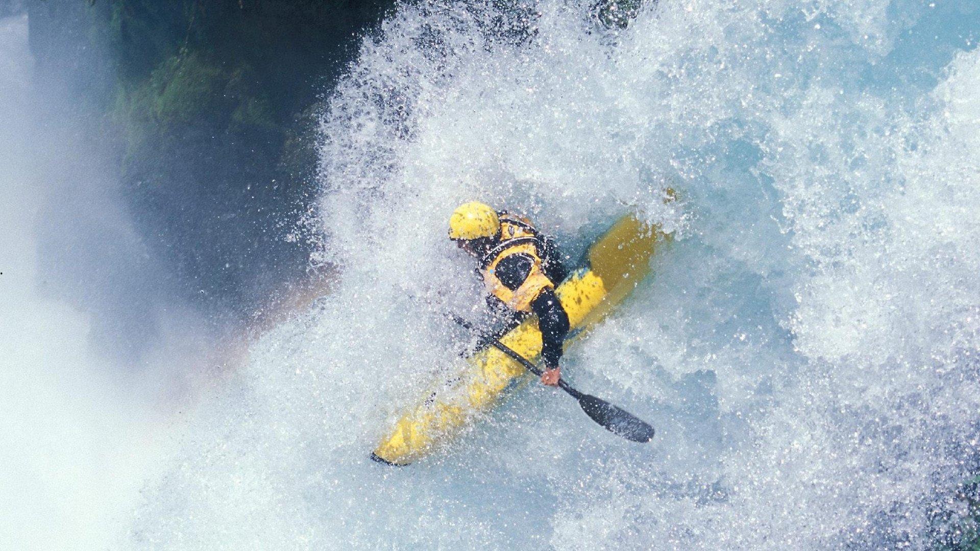 埃切韦里未来成谜，经纪人透露赫罗纳黄潜争夺，曼城否决河床回归之路